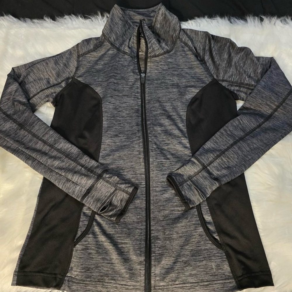 Women’s Gray and Black Danskin Now Solid Zip Up Activewear Jacket size M